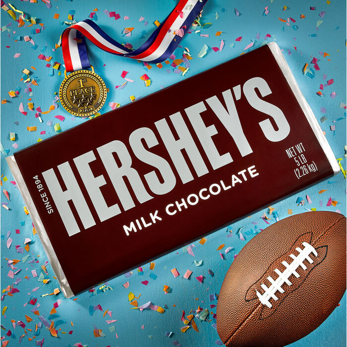 HERSHEY'S Milk Chocolate Candy Bar, Snack Size, Bulk (Choose From 2 Or  4 Pounds)