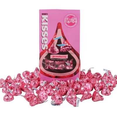HERSHEY'S KISSES Flavors of The World Strawberry 10oz Pouch