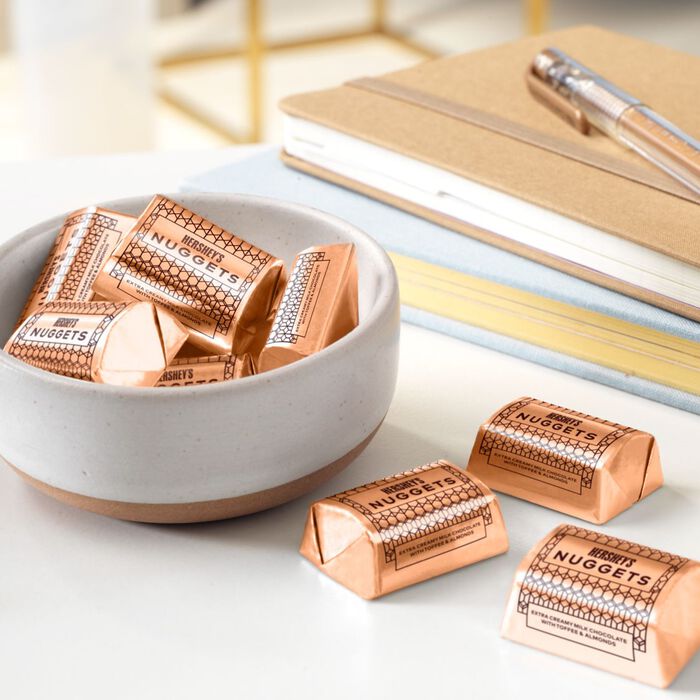 Image of HERSHEY'S NUGGETS Milk Chocolate, Toffee and Almonds Candy Share Pack, 9 oz Packaging