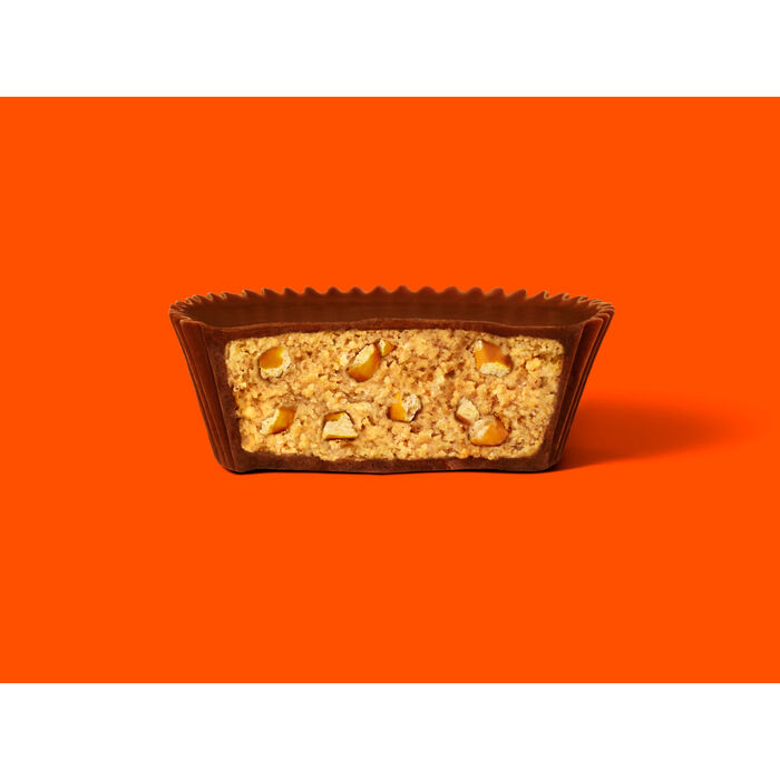 Image of REESE'S BIG CUP Milk Chocolate Peanut Butter Cups with Pretzels Standard Size 1.3oz Candy Bar Packaging