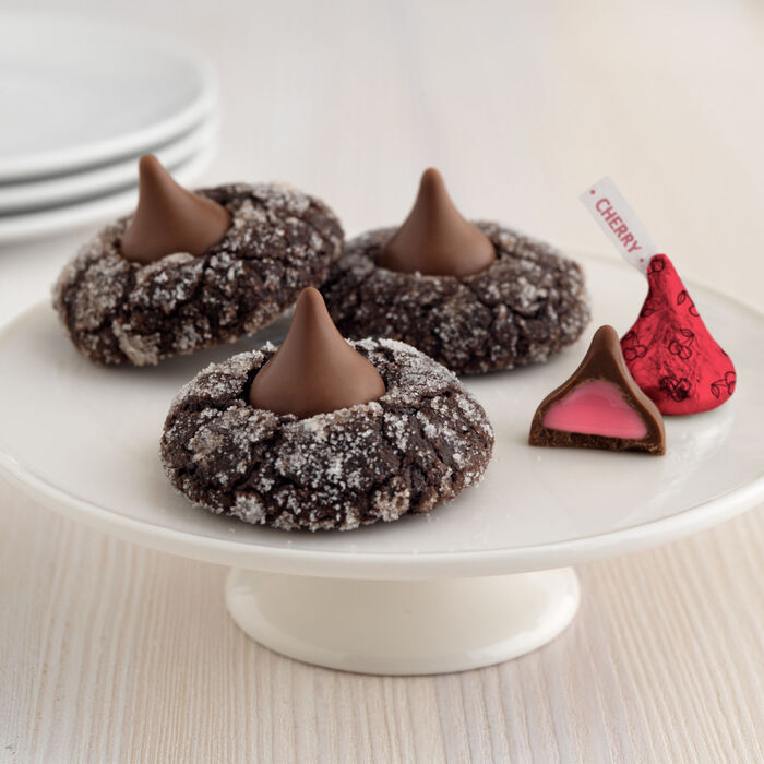 Image of HERSHEY'S KISSES Cherry Cordial Flavored, Christmas , Candy Bag, 8.1 oz Packaging