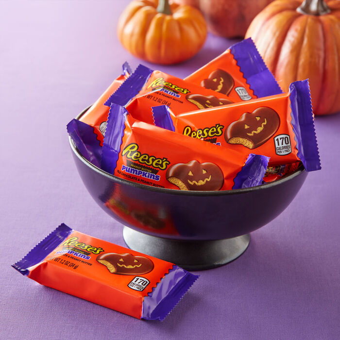 Image of REESE'S Milk Chocolate Peanut Butter Pumpkins, Halloween Candy Packs, 1.2 oz (36 Count) Packaging