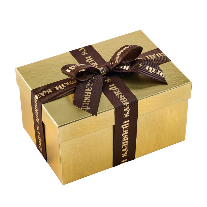 Image of HERSHEY'S Golden Gift Box With Milk And Dark Chocolate Assorted Mix Candy 32 Oz. | 2 lbs. box Packaging