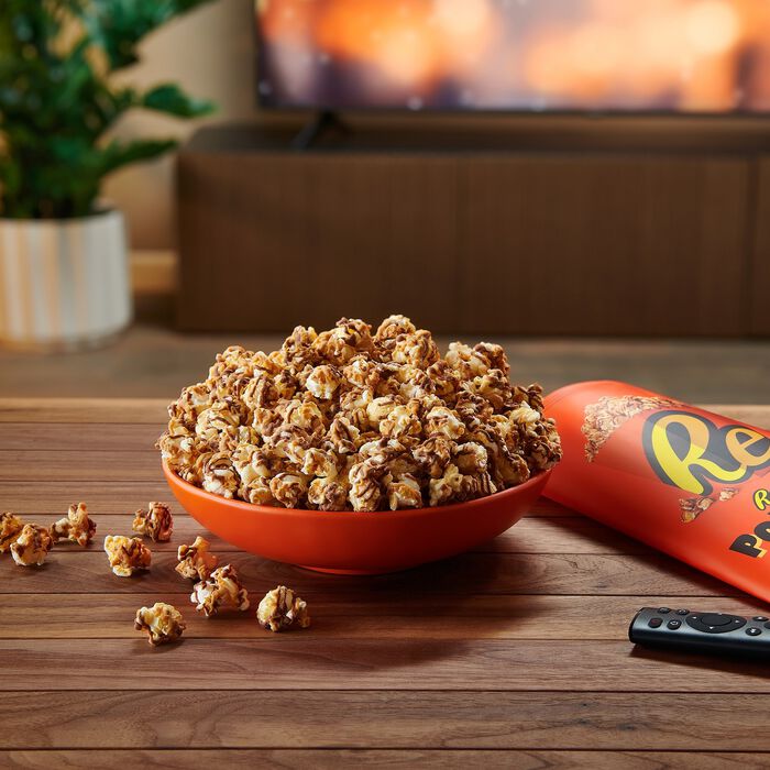 Image of REESE’S Peanut Butter Popcorn 12-Pack Box Packaging