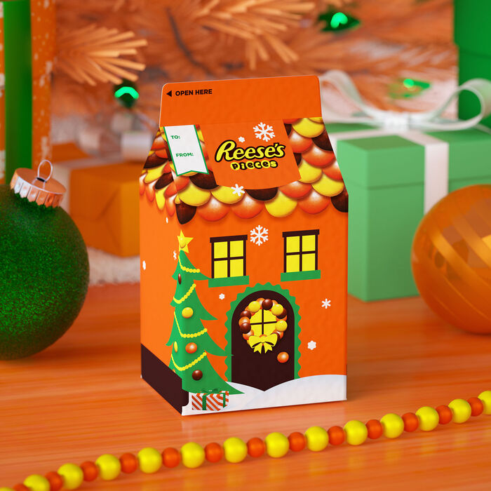 Image of REESE'S PIECES Christmas Candy Carton, 3 oz Packaging