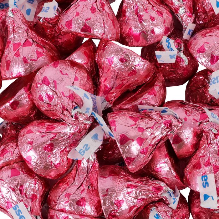 Image of HERSHEY'S KISSES Flavors of The World Strawberry 10oz Pouch Packaging