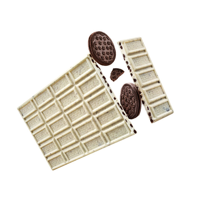 Image of HERSHEY'S Cookies N Cream Giant 7.37oz Candy Bar Packaging