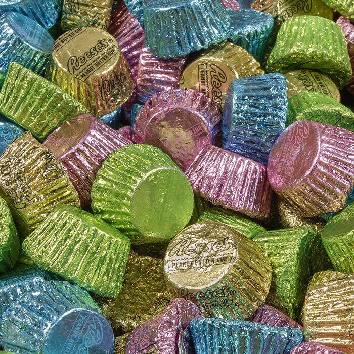 Image of REESE'S Peanut Butter Cup Miniatures in Springtime Pastel Foils – 25lb. Candy Box Packaging