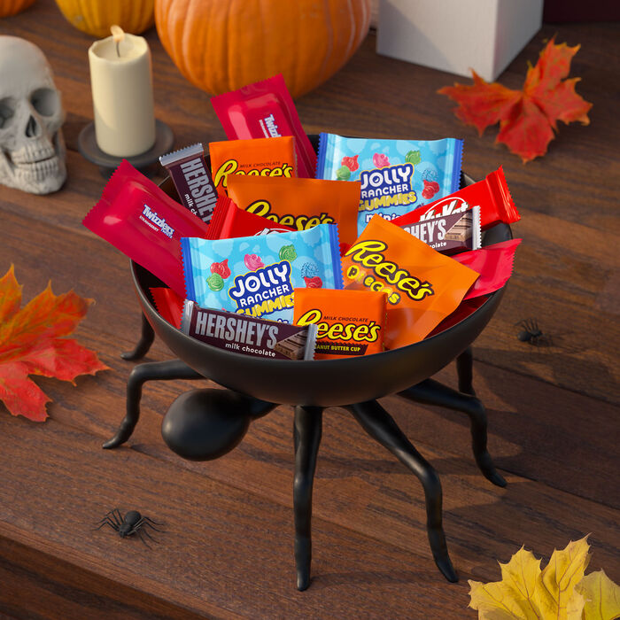 Image of Hershey Assorted Halloween Candy Bulk Bag, 47.58 oz (105 Pieces) Packaging