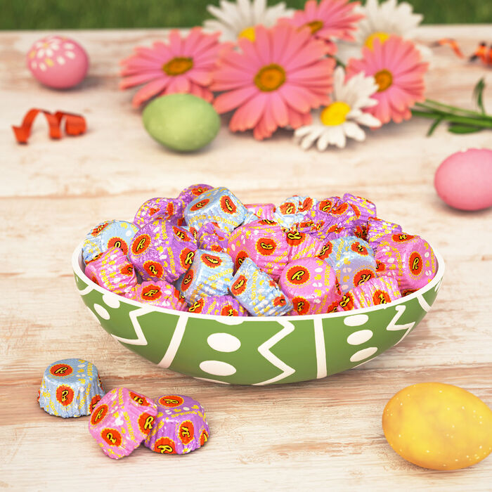Image of REESE'S Miniatures with Sprinkles Milk Chocolate Peanut Butter Cups, Easter Candy Bag, 9.3 oz Packaging
