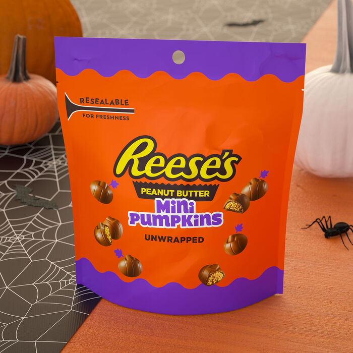 Image of REESE'S Unwrapped Chocolate Peanut Butter Creme Mini Pumpkins, Halloween Candy Bag, 7 oz Packaging