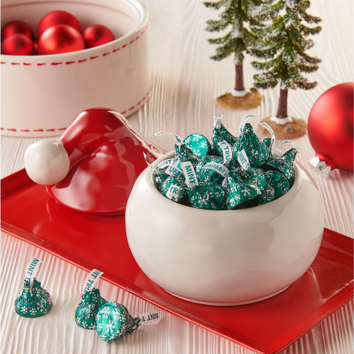 Image of HERSHEY'S KISSES Mint Truffle Flavored Dark Chocolate, Christmas , Candy Bag, 9 oz Packaging