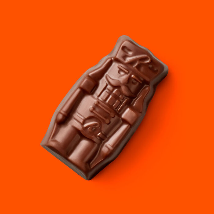 Image of REESE'S Chocolate Peanut Butter Creme Nutcrackers, Christmas Candy Bag, 9.2 oz Packaging