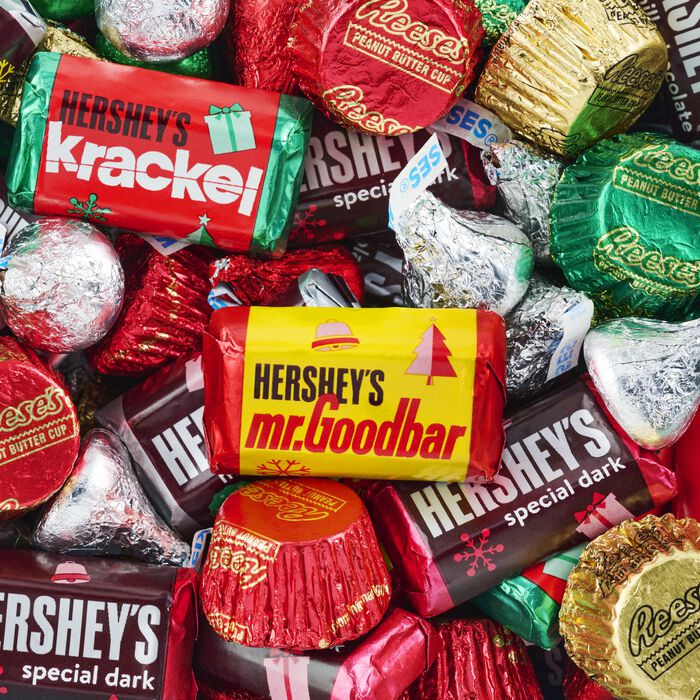 Image of HERSHEY'S Assorted Miniatures Winter Village Holiday Gift Box, 2 lbs Packaging