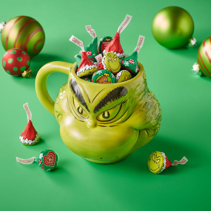 Image of HERSHEY'S KISSES Grinch Milk Chocolate, Christmas , Candy Bag, 8.4 oz Packaging
