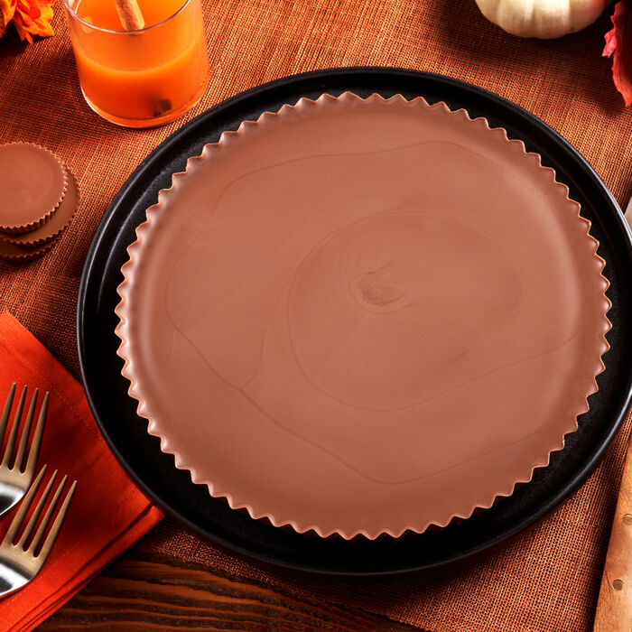 Image of REESE'S Milk Chocolate Peanut Butter Pie Box, 52 oz Packaging