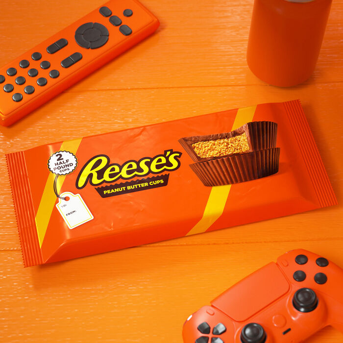 Image of REESE'S World's Largest Peanut Butter Cups 1 lb. Candy Pack Packaging