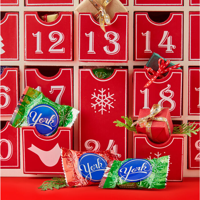 Image of YORK Dark Chocolate Peppermint Patties Snowflakes, Christmas , Candy Bag, 8.4 oz Packaging
