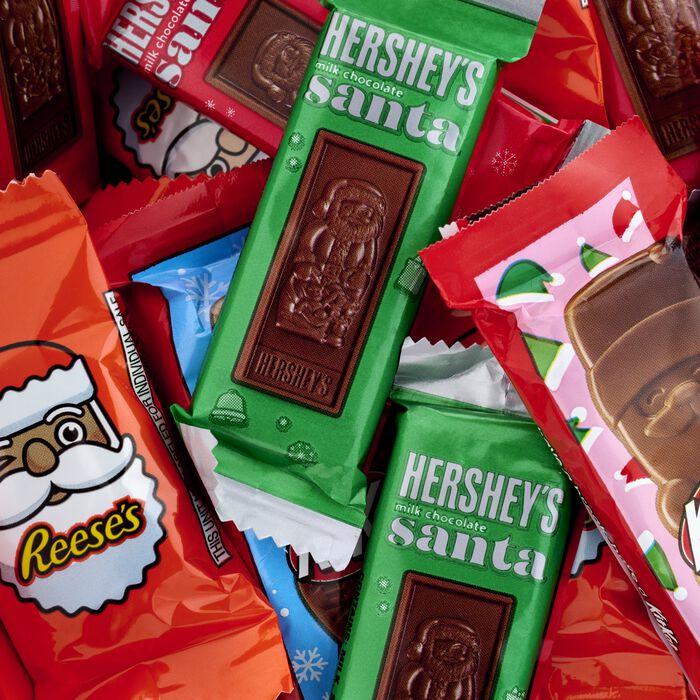 Image of HERSHEY'S Assorted Snack Size Santas Filled Santa Shaped Holiday Gift Box, 1 lb Packaging