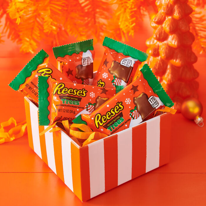 Image of REESE'S Milk Chocolate Peanut Butter Trees, Christmas Candy Packs, 1.2 oz (36 Count) Packaging