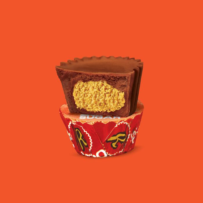 Image of REESE'S Zero Sugar Miniatures Chocolate Peanut Butter Cups Candy Bag, 5.1 oz Packaging