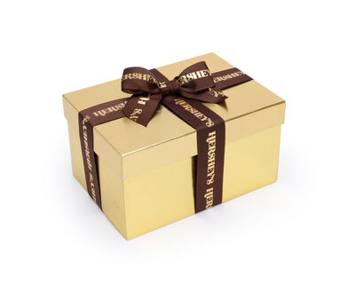HERSHEY'S Golden Gift Box With Milk And Dark Chocolate Assorted Mix Candy 32 Oz. | 2 lbs. box