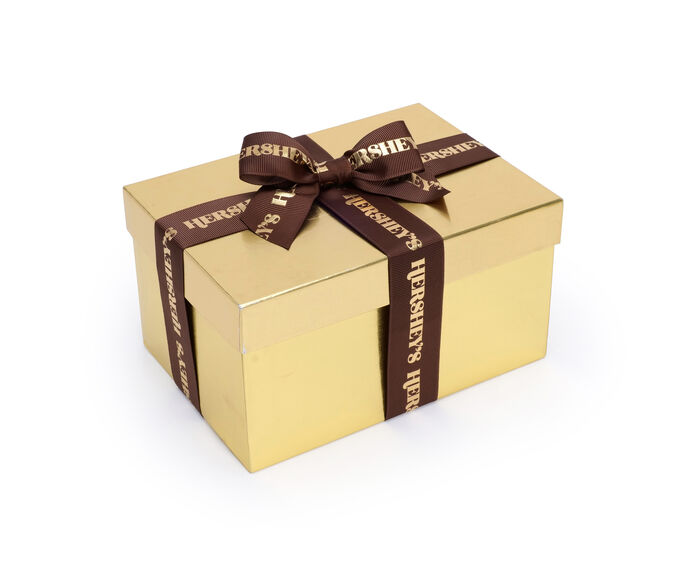 Image of HERSHEY'S Golden Gift Box With Milk And Dark Chocolate Assorted Mix Candy 32 Oz. | 2 lbs. box Packaging