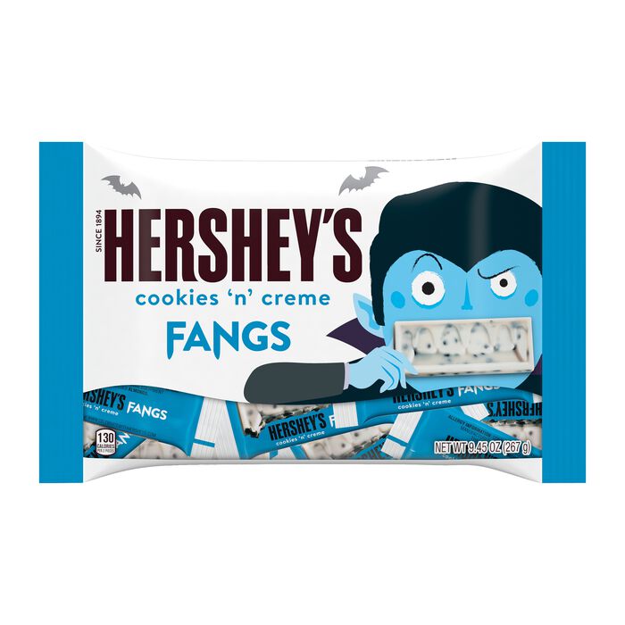 Image of HERSHEY'S Cookies 'n' Creme Snack Size Fangs Halloween Candy Bars, 9.45 oz Packaging