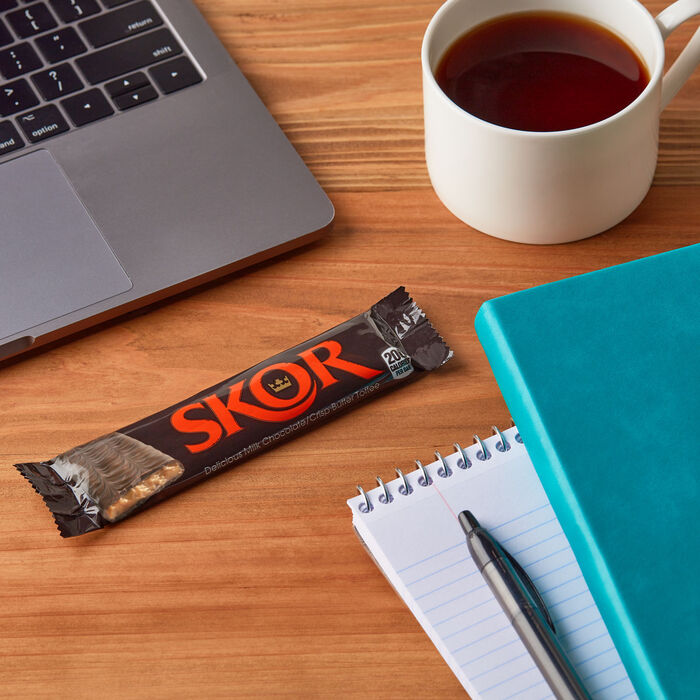 Image of SKOR Crisp Butter Toffee and Chocolate Candy Bars, 1.4 oz (18 Count) Packaging