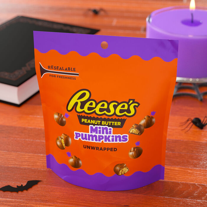 Image of REESE'S Unwrapped Milk Chocolate Peanut Butter Creme Mini Halloween Pumpkins, 7.6oz Bag Packaging