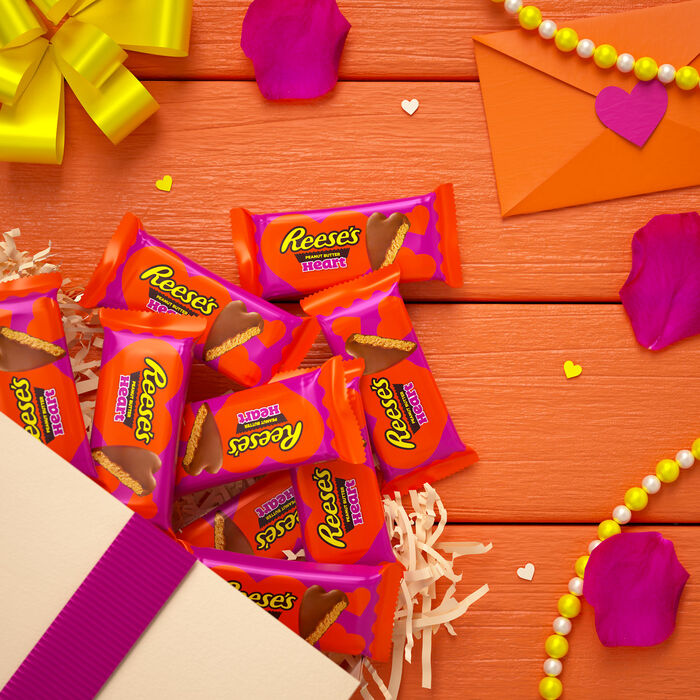 Image of REESE'S Milk Chocolate Peanut Butter Hearts Valentine's Candy Packs, 1.2 oz (36 Count) Packaging