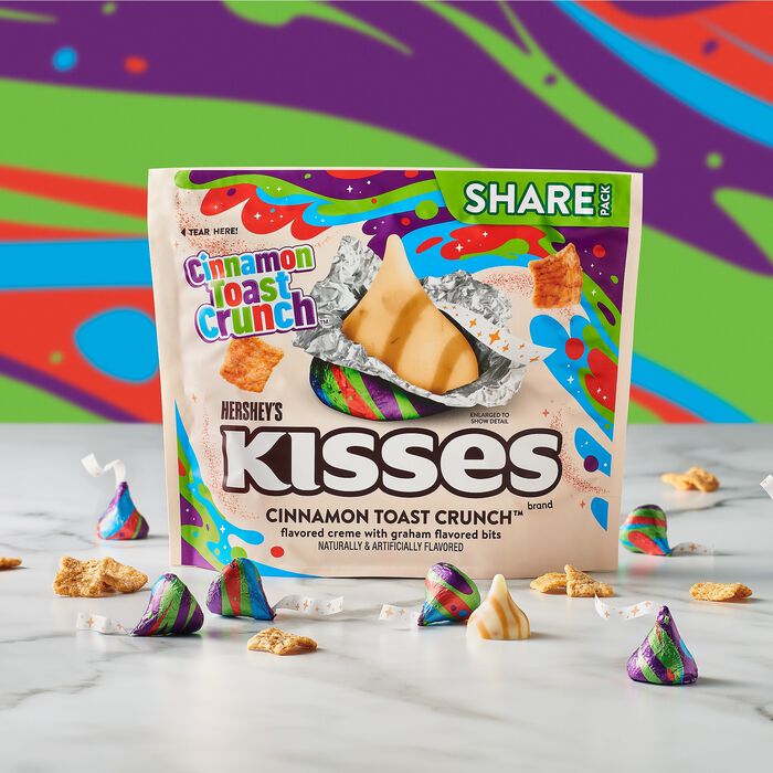 Image of HERSHEY'S KISSES CINNAMON TOAST CRUNCH Flavored Candy Share Pack, 9 oz Packaging