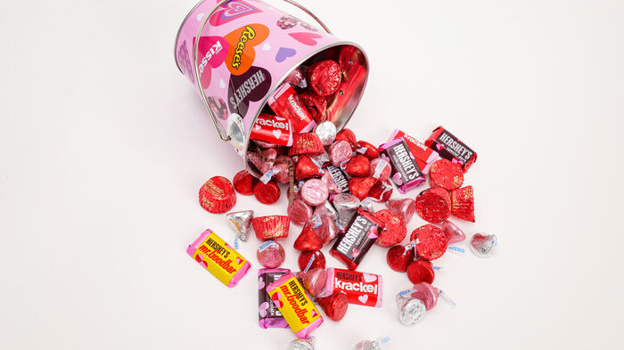 Image of Happy Hearts from Hershey Valentine’s Bucket with 2lbs Candy Assortment Packaging