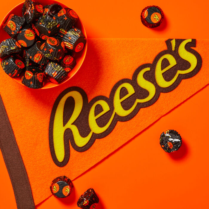 Image of REESE'S Miniatures Dark Chocolate Peanut Butter Cups Candy Share Pack, 9.3 oz Packaging
