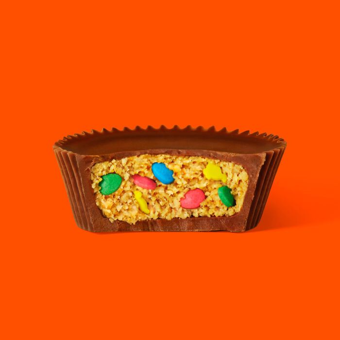 Image of REESE'S Big Cup with Sprinkles Milk Chocolate Peanut Butter Cup, Easter Candy Packs, 1.3 oz (16 Count) Packaging