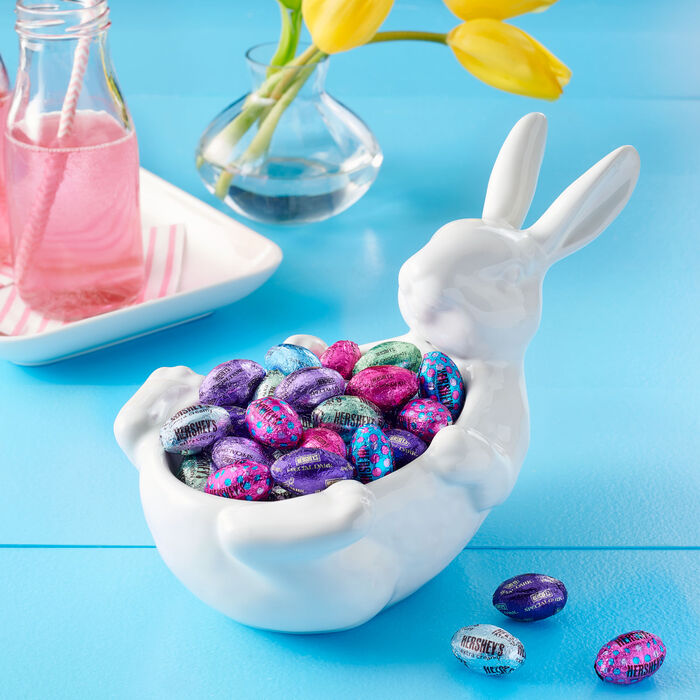 Image of HERSHEY'S Assorted Eggs, Easter Candy Bulk Bag, 29.33 oz Packaging
