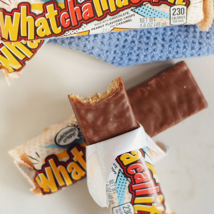 Image of WHATCHAMACALLIT Chocolate, Caramel, and Peanut Crisps Candy Bars, 1.6 oz (36 Count) Packaging