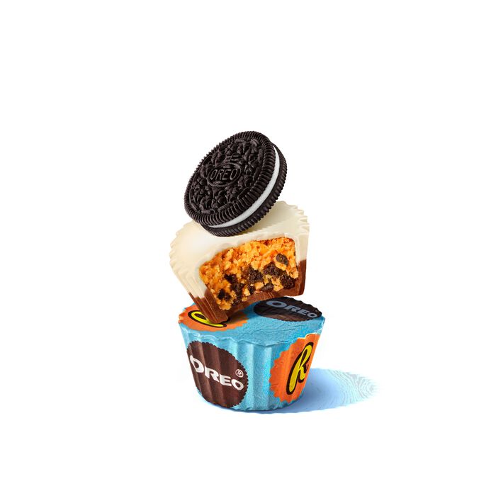 Image of REESE'S OREO® Miniatures Milk Chocolate and White Creme Peanut Butter Cups Candy Share Pack, 9 oz Packaging