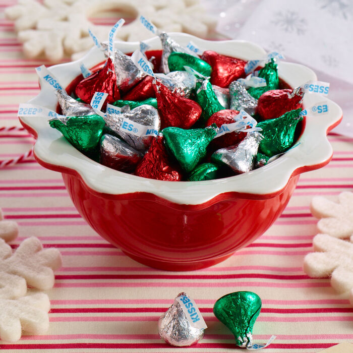 Image of HERSHEY'S KISSES Milk Chocolate, Christmas , Candy Bag, 9 oz Packaging