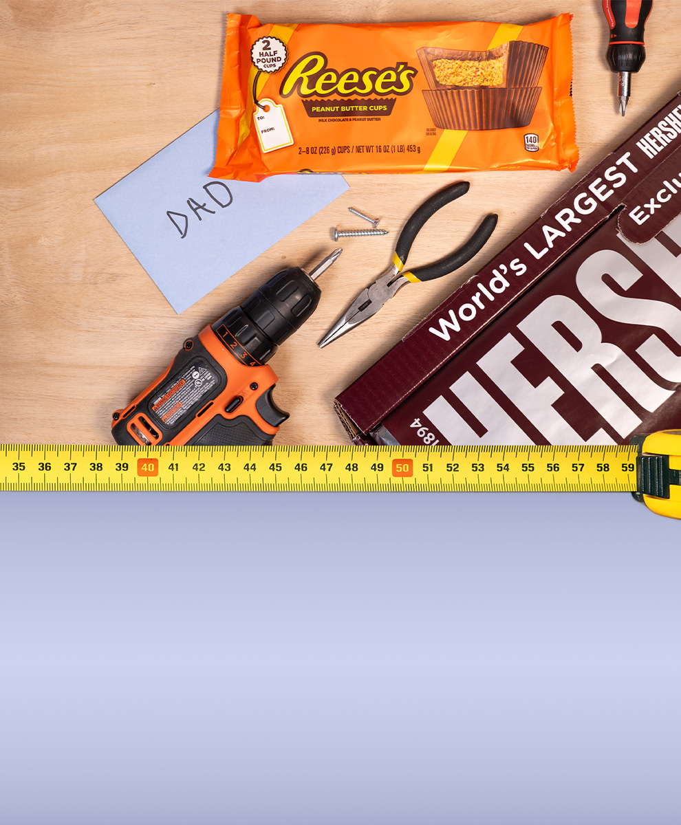 HERSHEY'S Bar with Easter-themed personalized wrapper and iPhone background