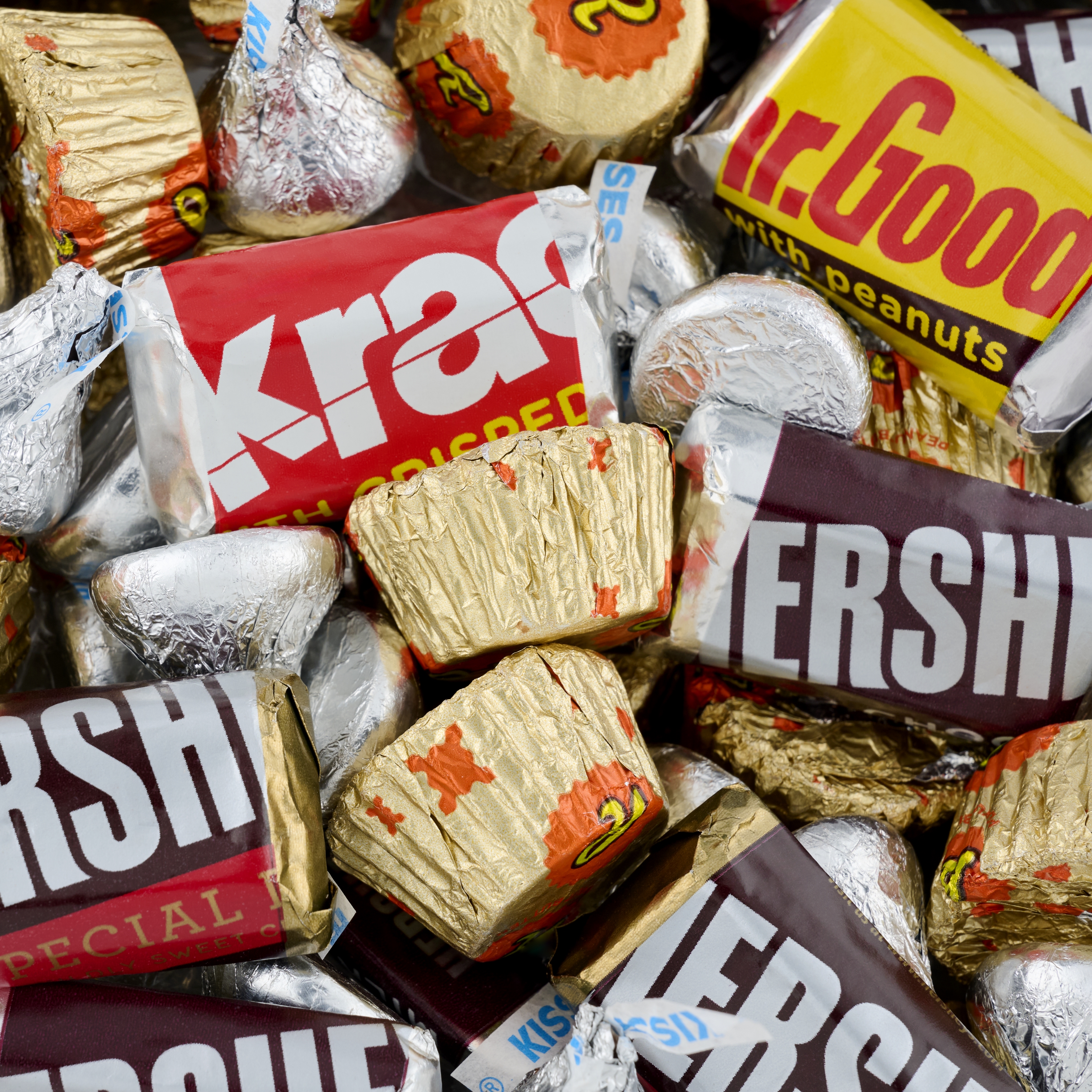 Hershey's ハーシーズ Kissチョコ 貯金箱 フィギュセット アメトイ 032284471023_3.jpg Hershey's ハーシーズ Kissチョコ 貯金箱 フィギュ