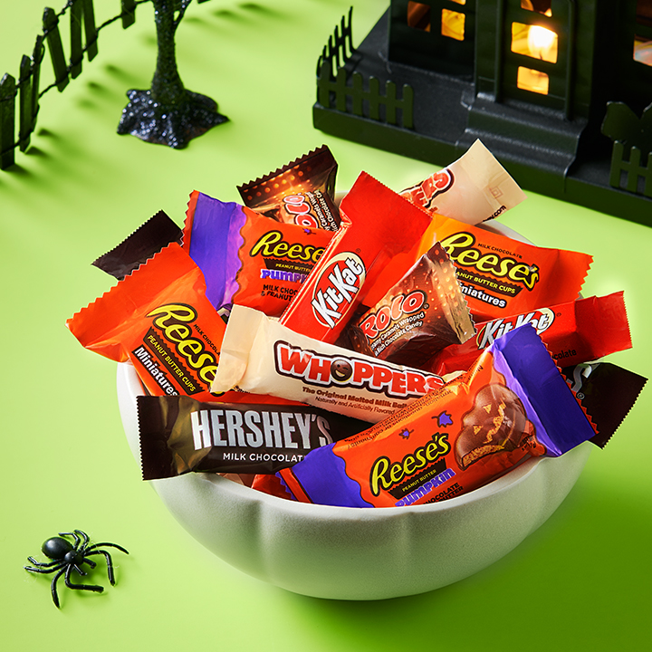 HERSHEY'S and REESE'S and KIT KAT® and WHOPPERS miniatures in a trick-or-treat bowl